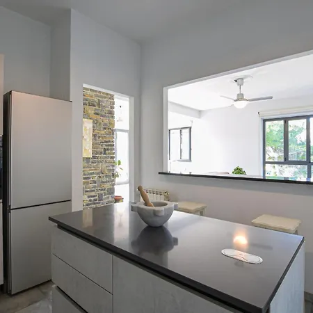 3 Bedroom Beautiful Apartment In Marina Di Andora