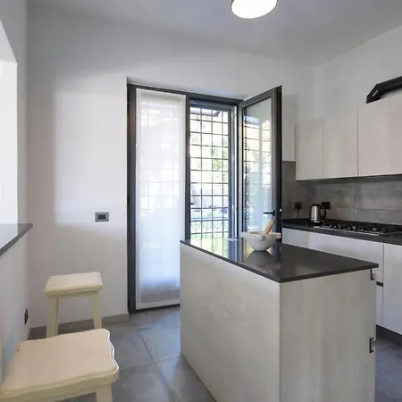 3 Bedroom Beautiful Apartment In Marina Di Andora Apartamento