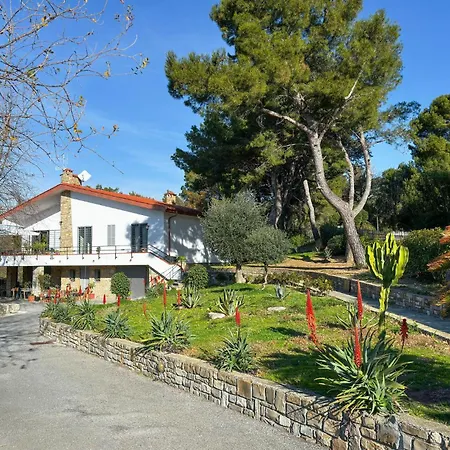 3 Bedroom Beautiful In Marina Di Marina dʼAndora